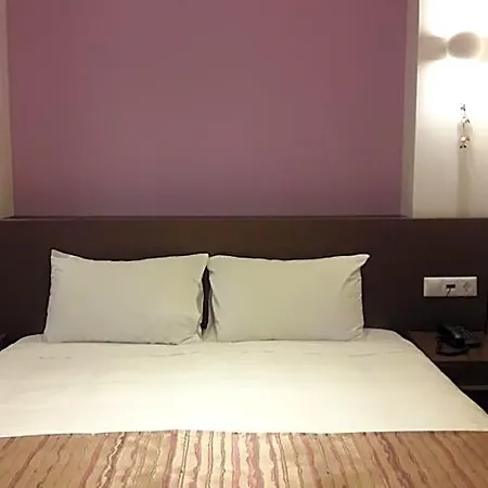 Angels Aparthotel 4*